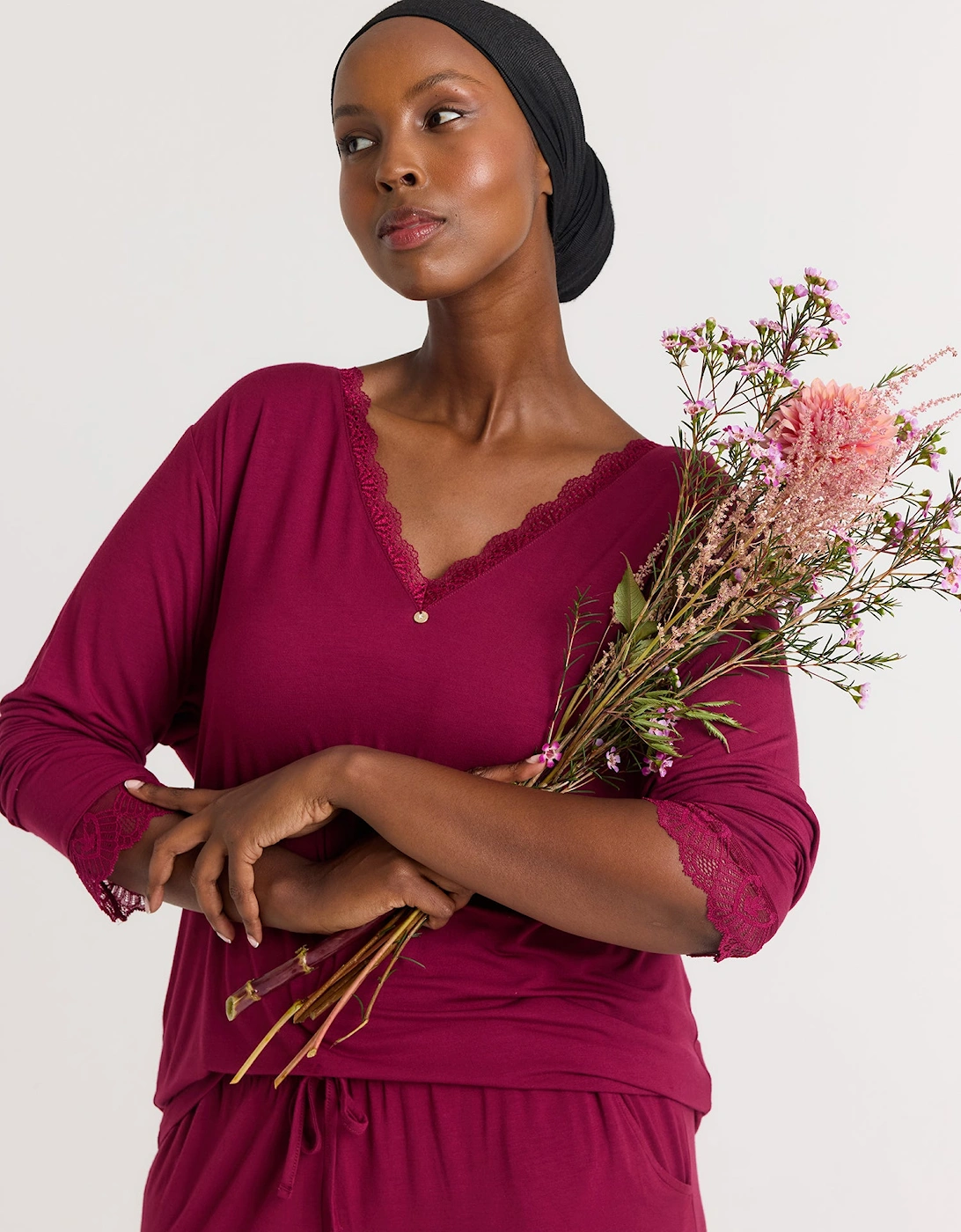 Bamboo Lace V-Neck Pyjama Set in Bordeaux