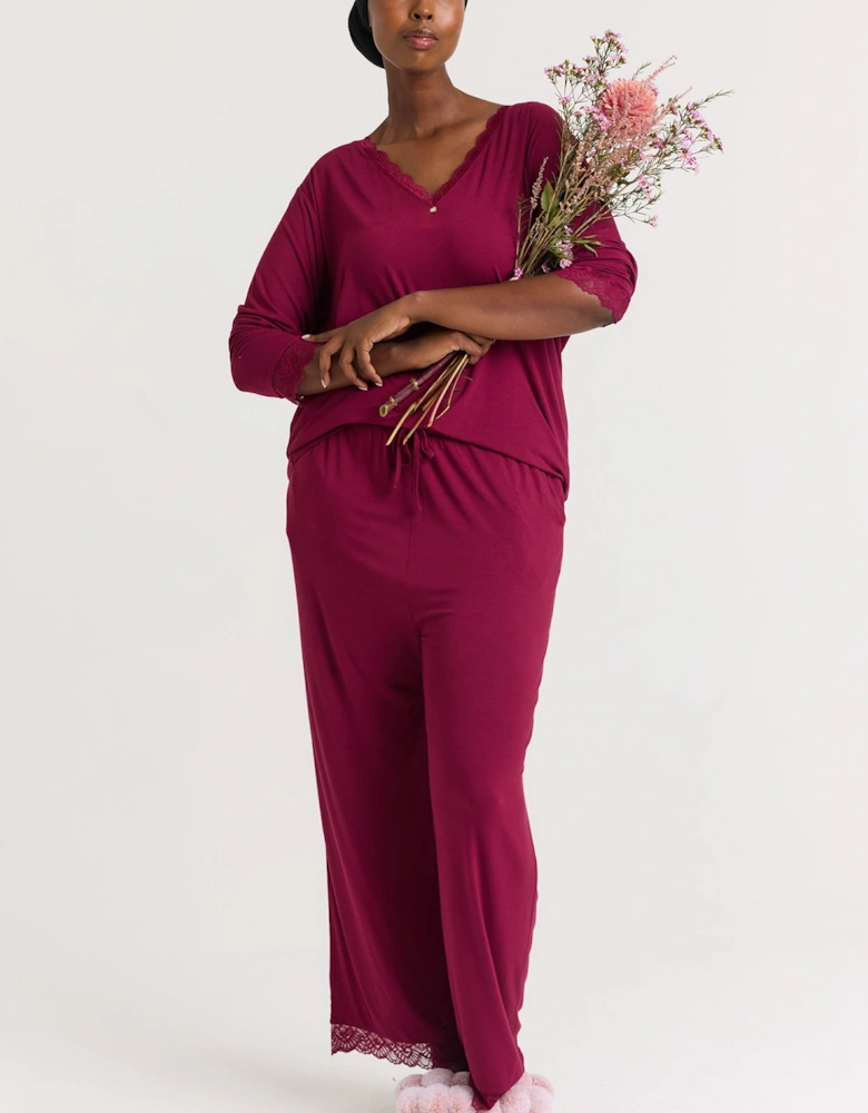Bamboo Lace V-Neck Pyjama Set in Bordeaux