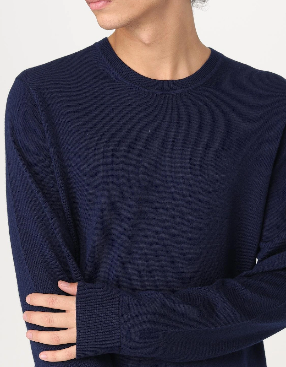Classic Crew Neckline Long Sleeve Pullover Sweater for Comfort