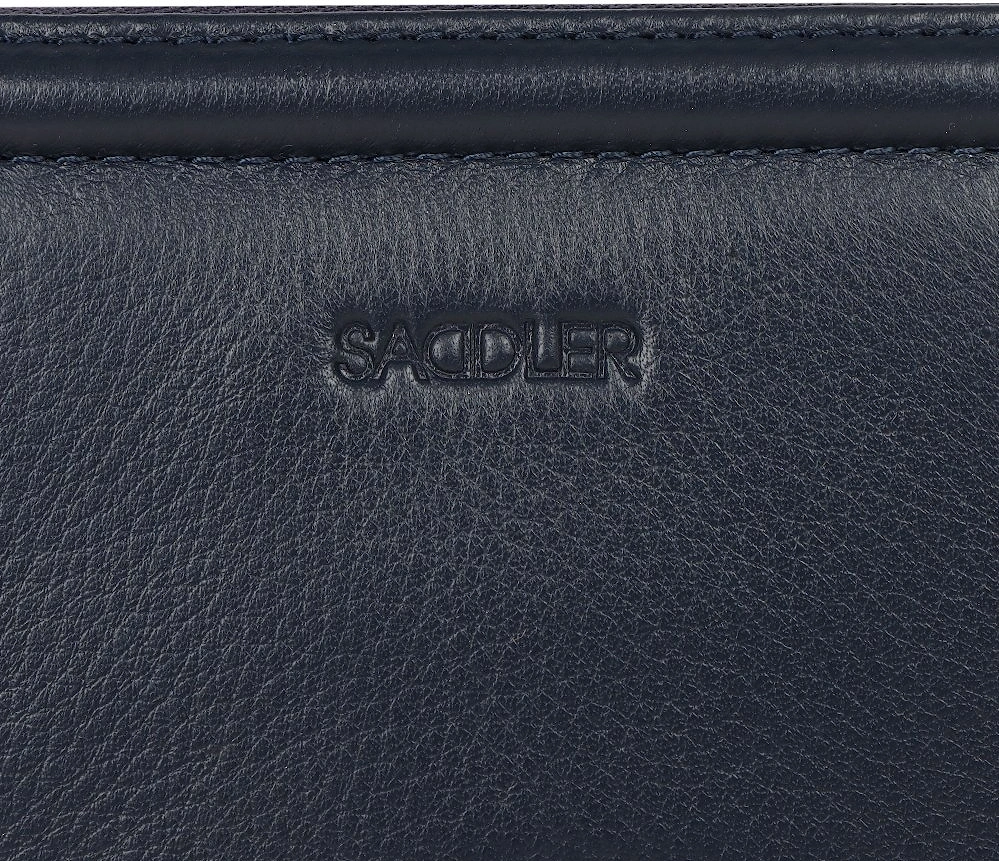 Annie Purse