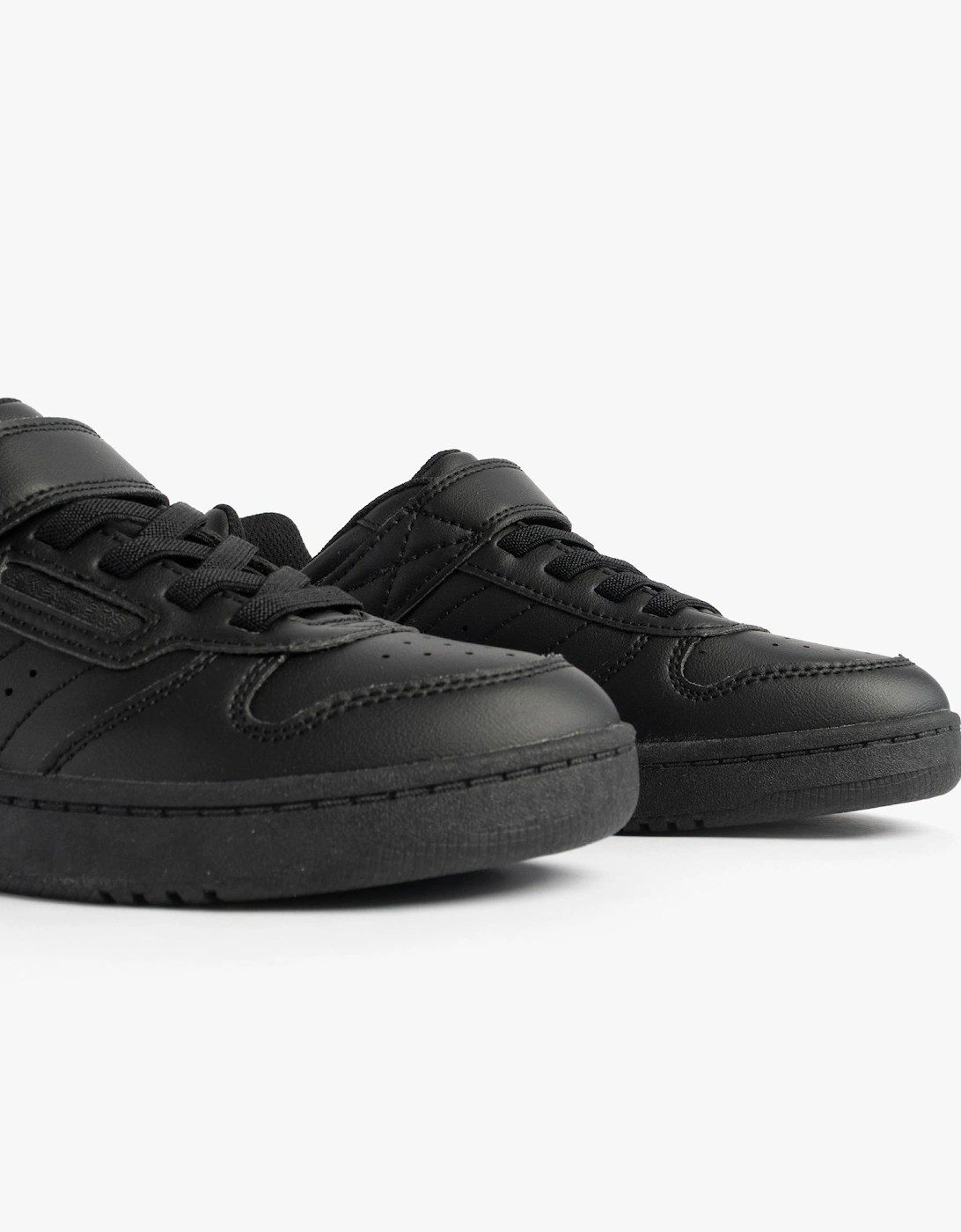 405638L/BBK QUICK STREET Boys School Trainers Black