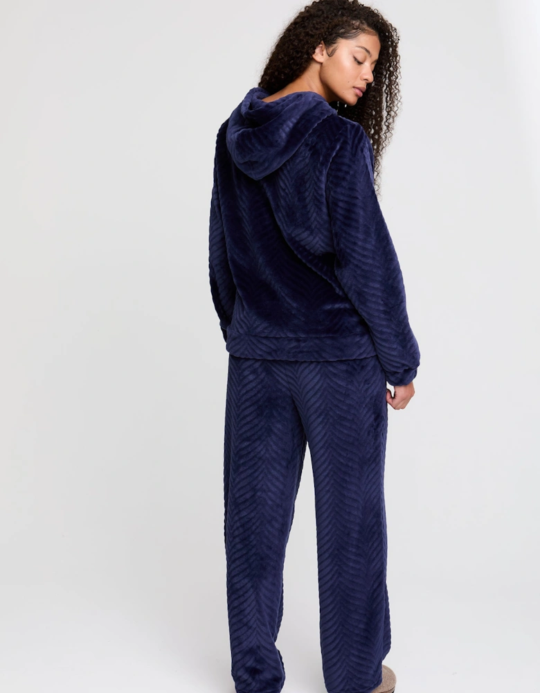 Cosy Chevron Lounge Suit in Navy
