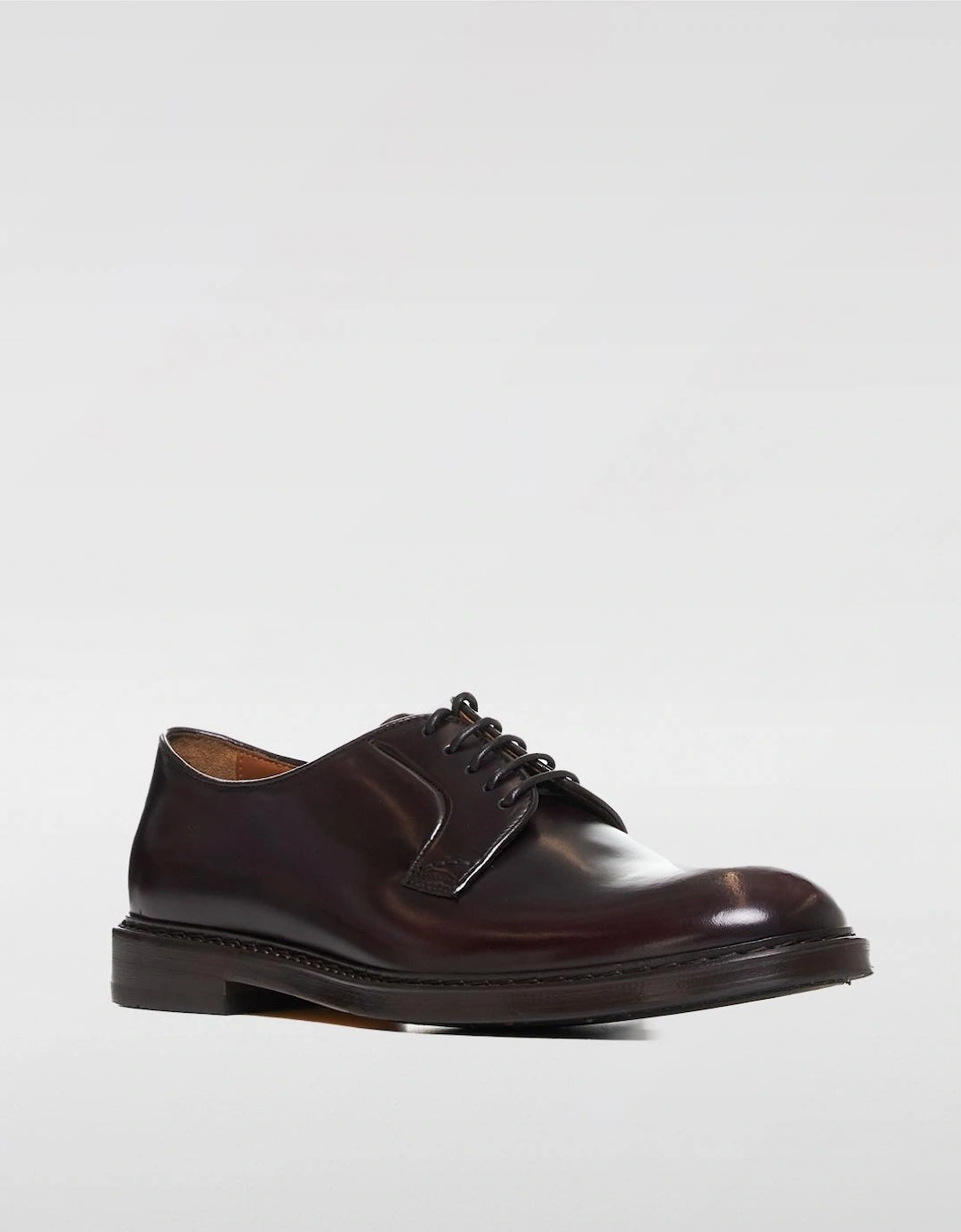 Elegant Lace-Up Shoe with Refined Style and Comfortable Fit