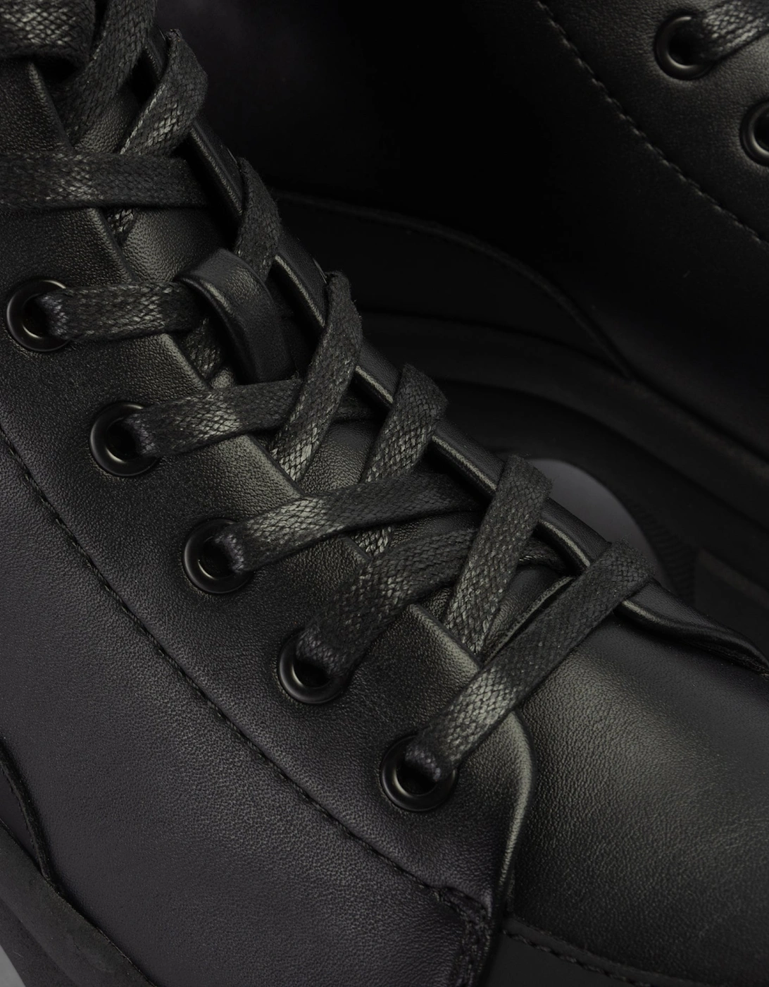 TRUSTY Womens Boots Black