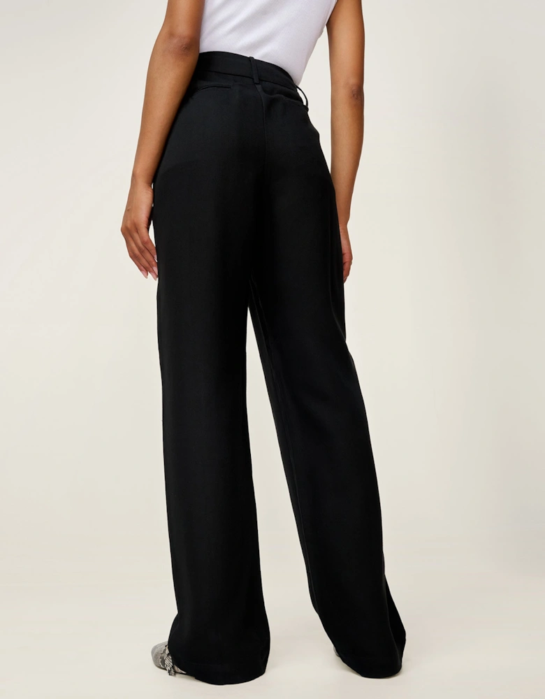 Cinnamon Trouser in Black