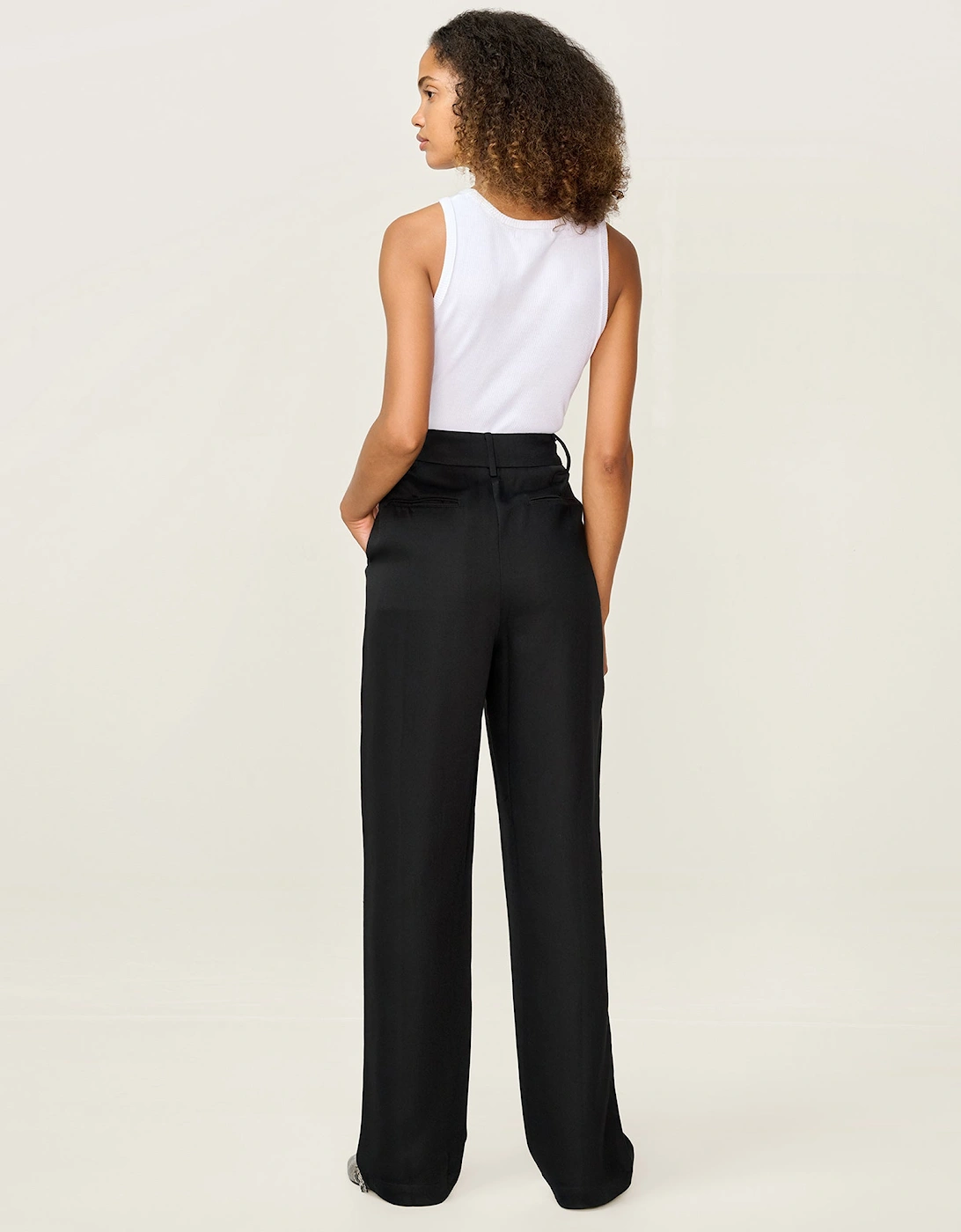 Cinnamon Trouser in Black