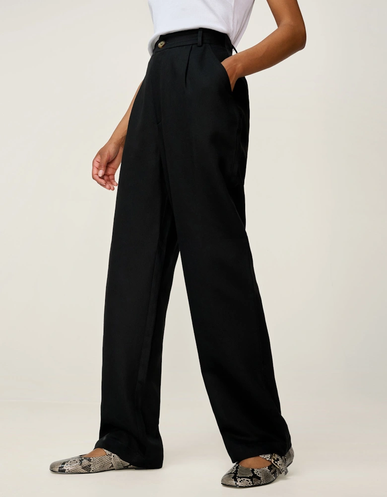 Cinnamon Trouser in Black
