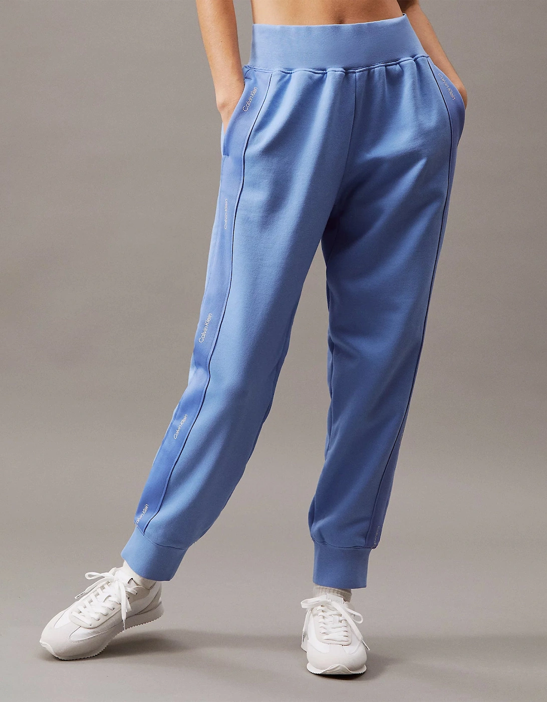JOGGER Womens Joggers Glacier
