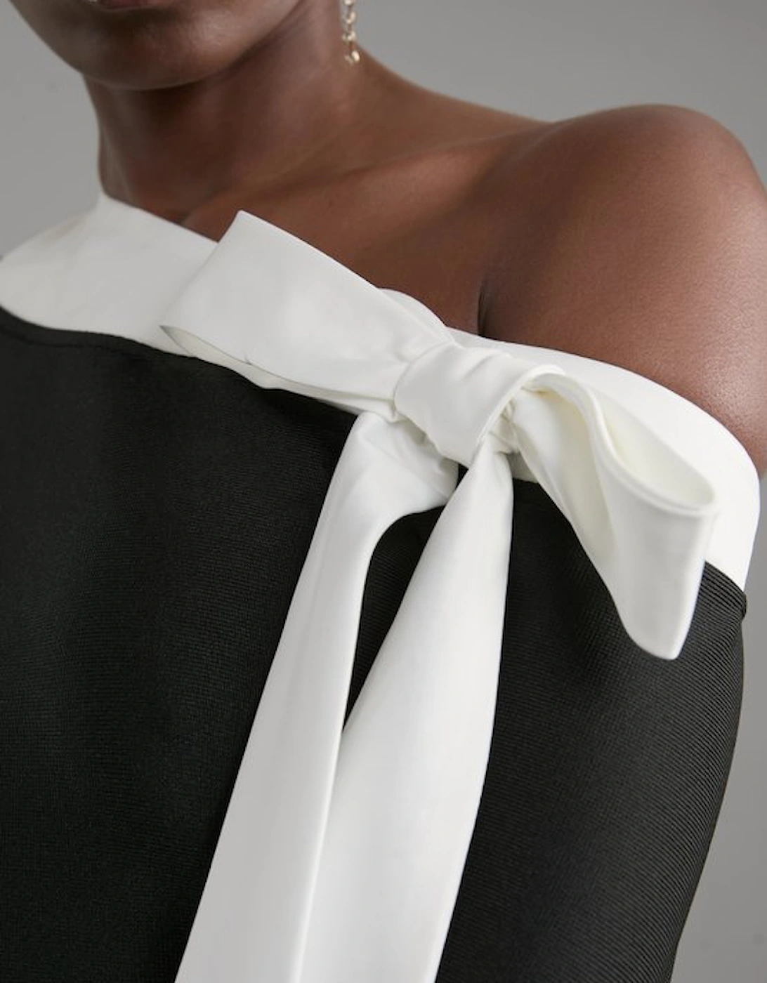 Figure Form Bandage Knit Contrast Bow Detail Maxi Dress