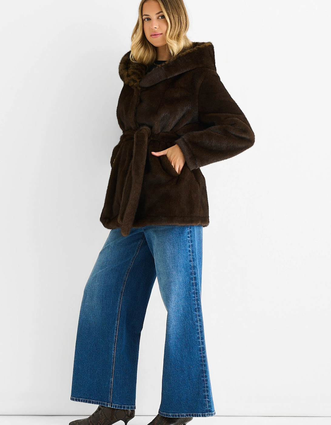 Chocolate Premium Contrast Lapel Hood Animal Faux Fur Jacket