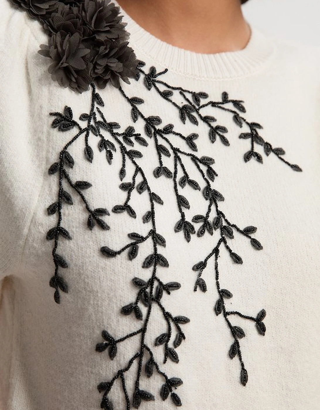 Flower And Beaded Puff Sleeve Knit Tee