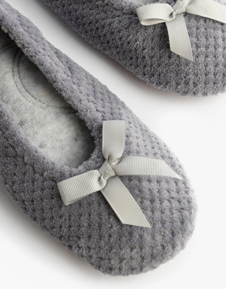 Isotoner POPCORN BALLET Womens Ballerina Slippers Pale Grey