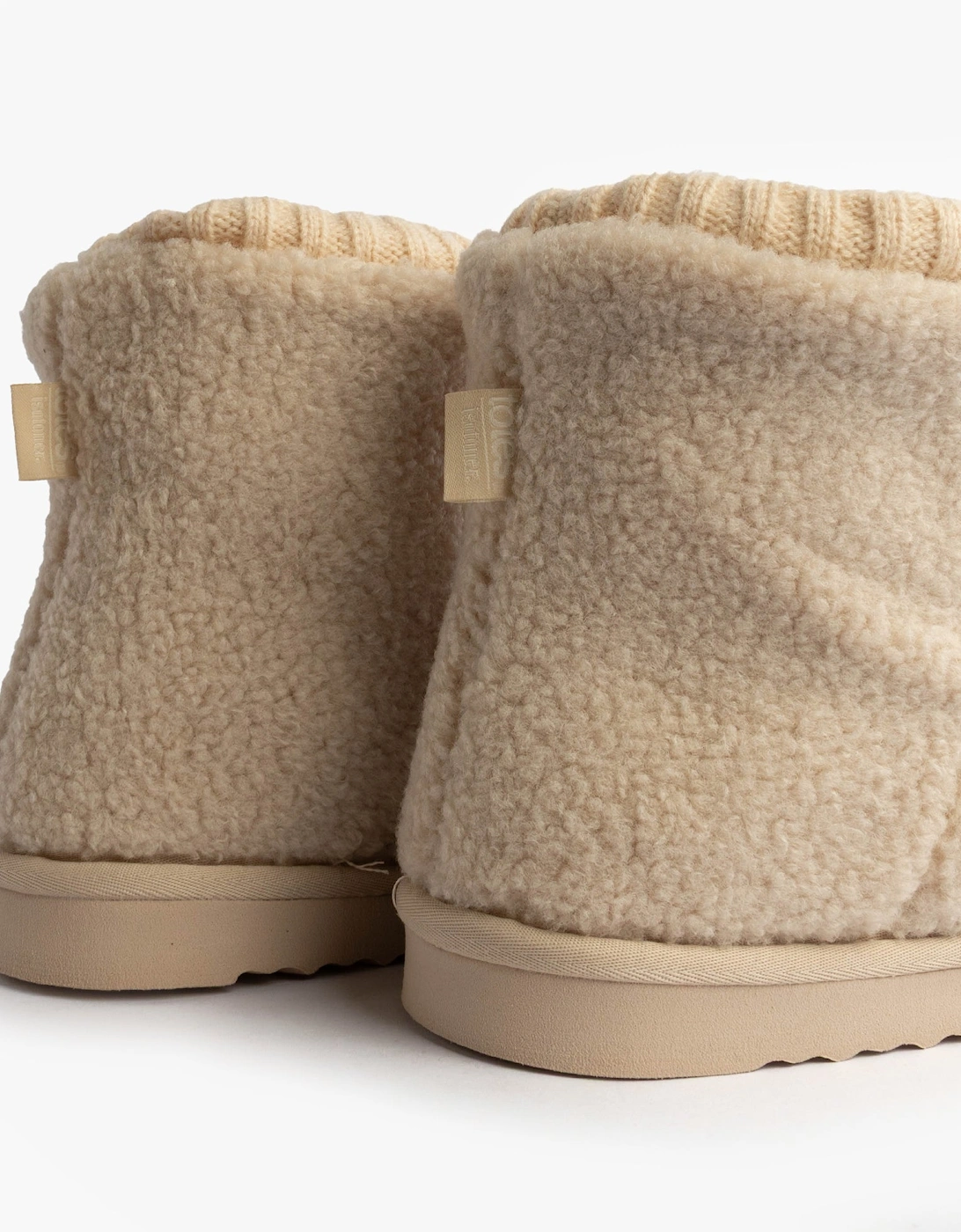 Isotoner BORG BOOT WITH CUFF DETAIL Womens Boot Slippers Cream