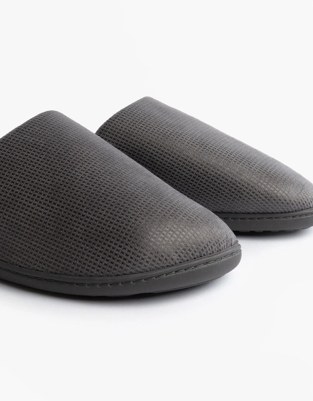 Isotoner SQUARE PATTERNED SMART MULE Mens Mule Slippers Grey