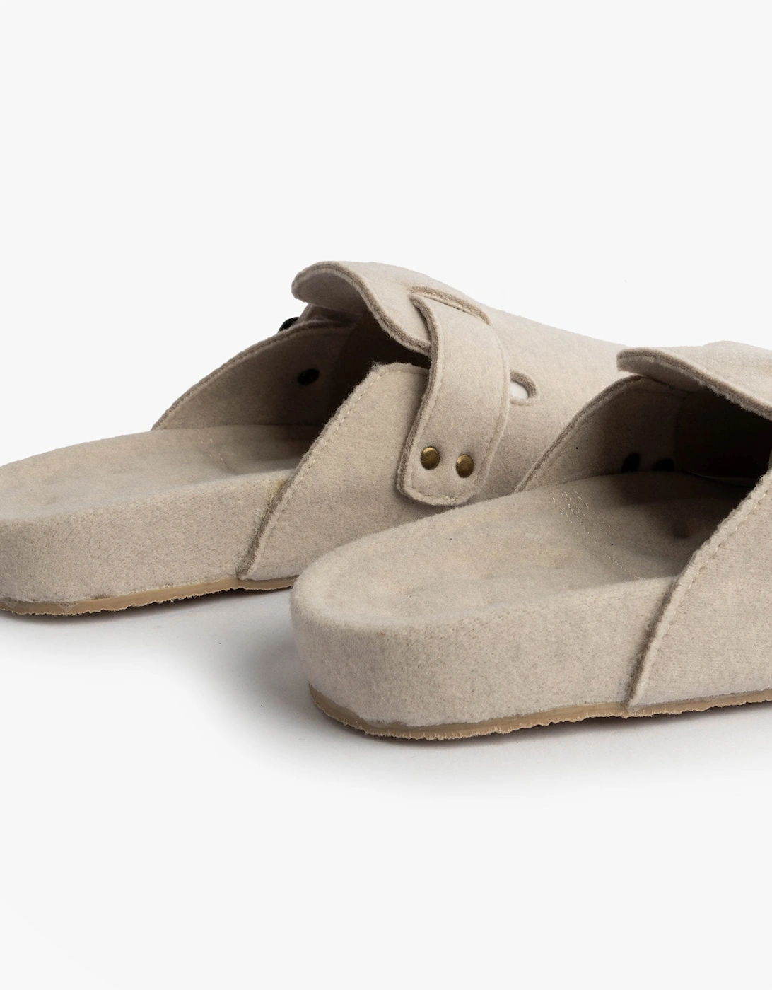 Isotoner FELT CLOG Womens Clog Mule Slippers Oatmeal