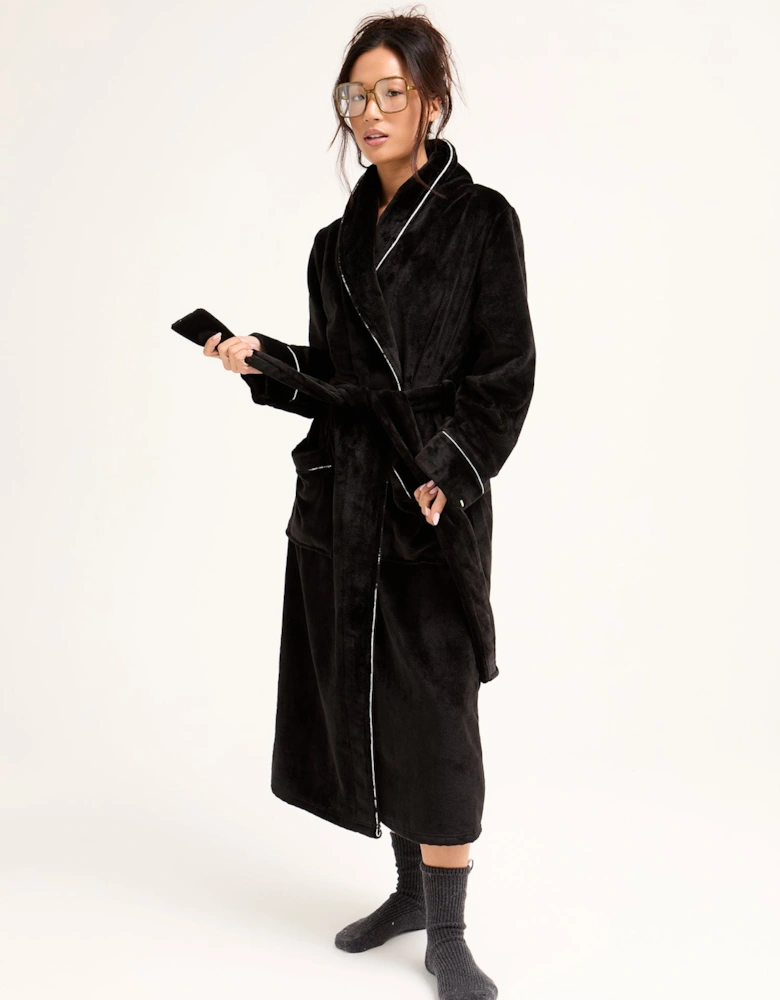Super Plush Robe in Black