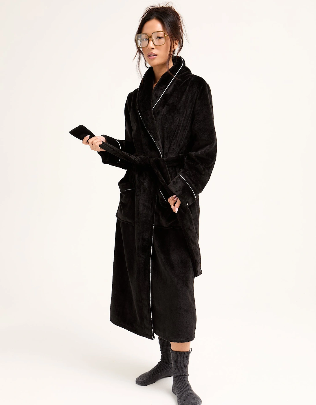 Super Plush Robe in Black