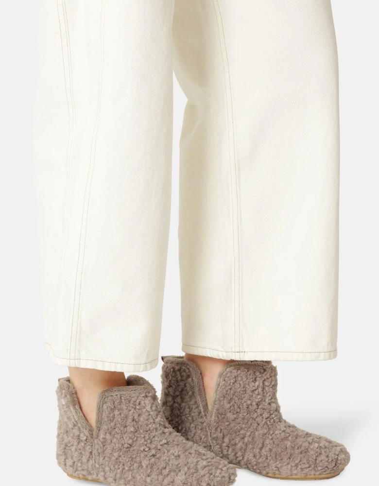 Cosy ankle boot in atmosphere wheat