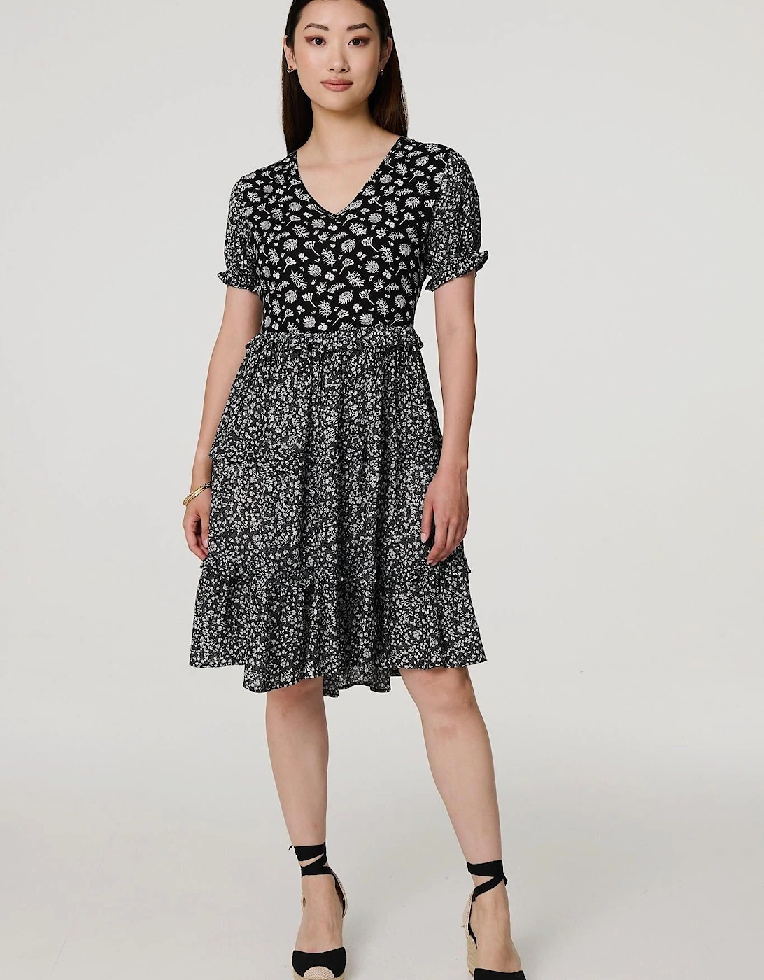 Floral Short Sleeve Tiered Skater Dress, 2 of 1