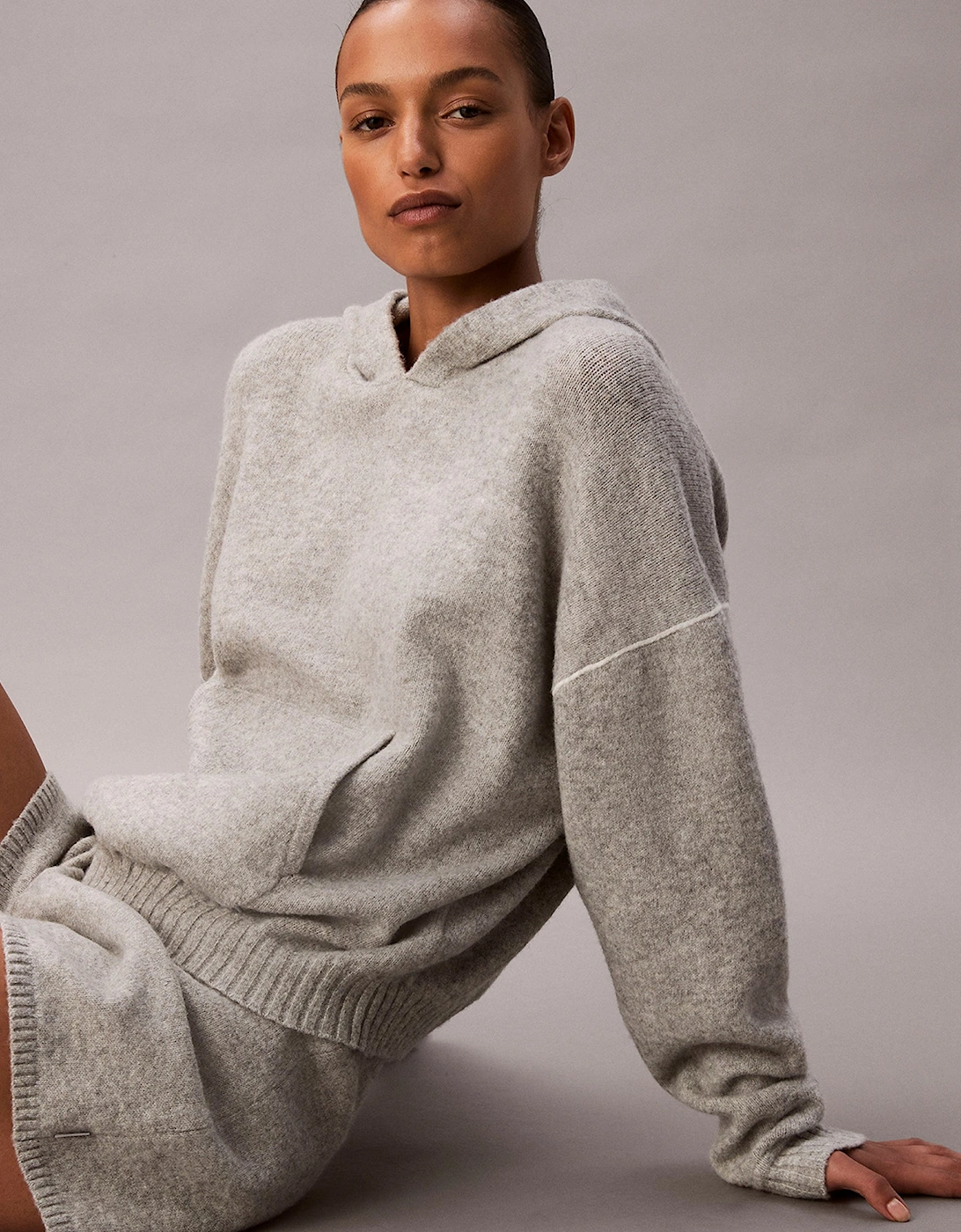 PLUSH HOODIE. Womens Hoodies Grey Heather