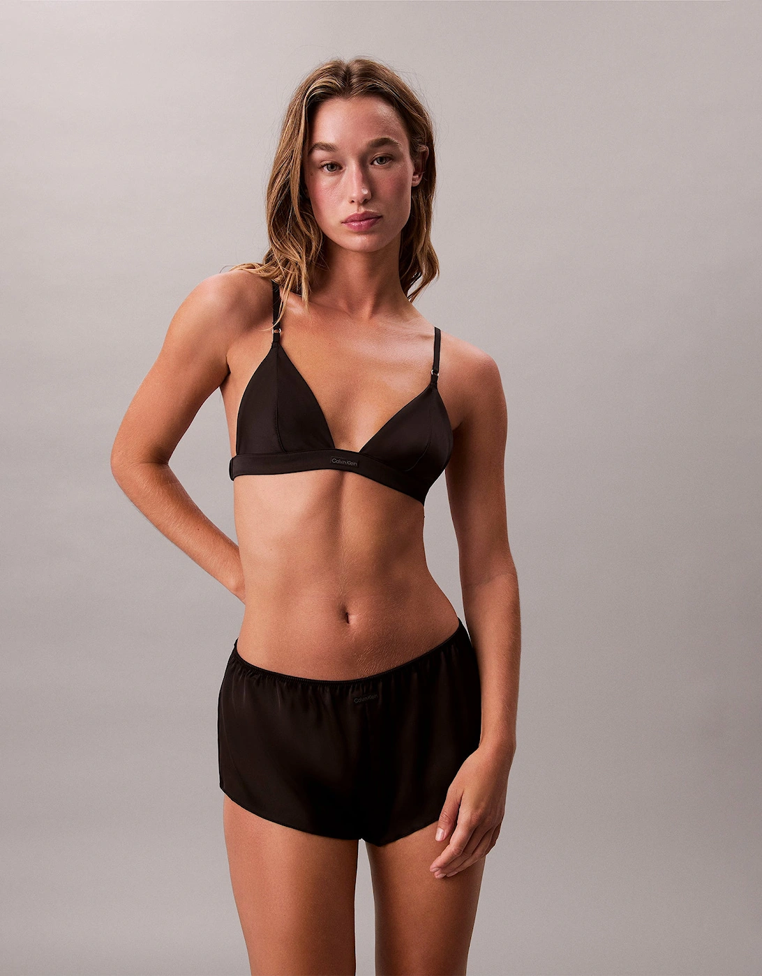 UNLINED TRIANGLE Womens Black
