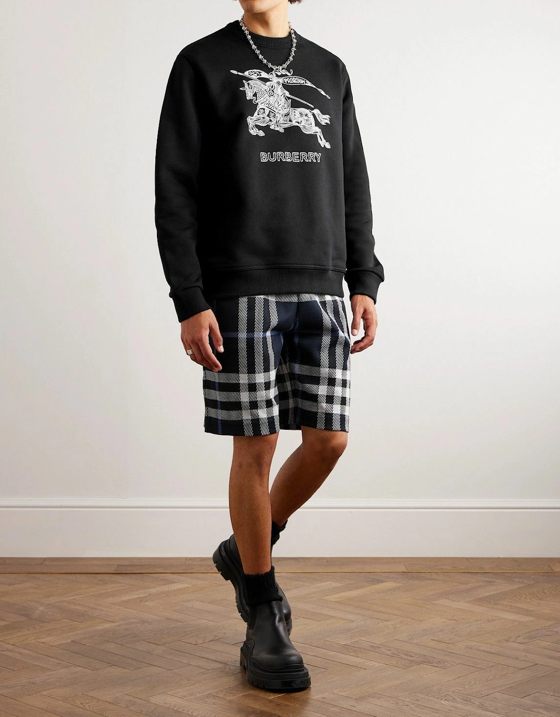 EKD Knight Embroidered Logo Sweatshirt in Black