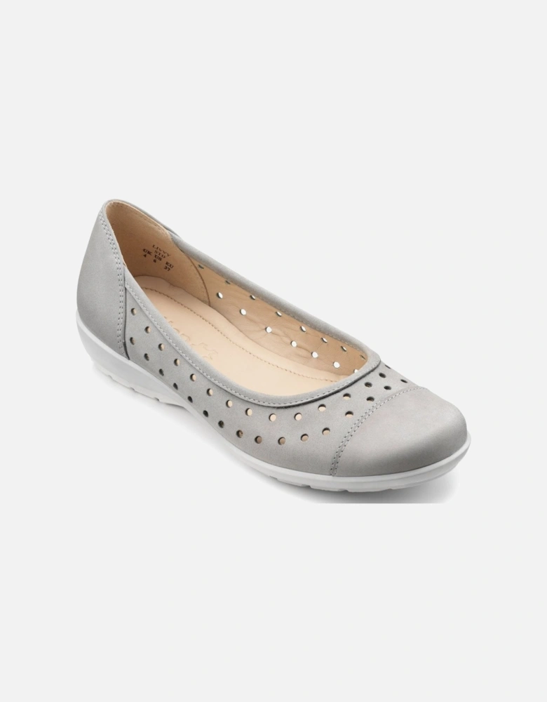 Livvy Womens Punched Detail Ballet Pumps