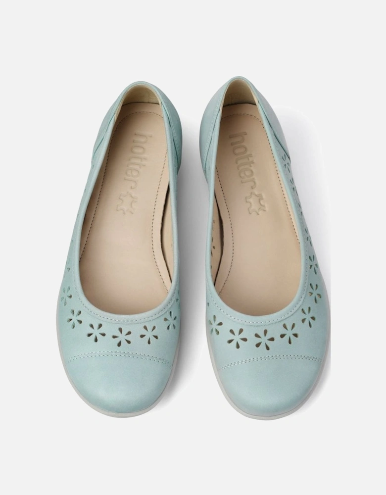 Livvy Womens Punched Detail Ballet Pumps