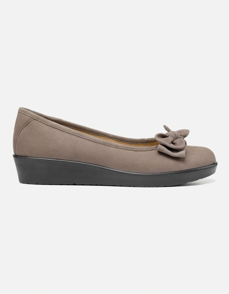 Jade Womens Low Wedge Pumps