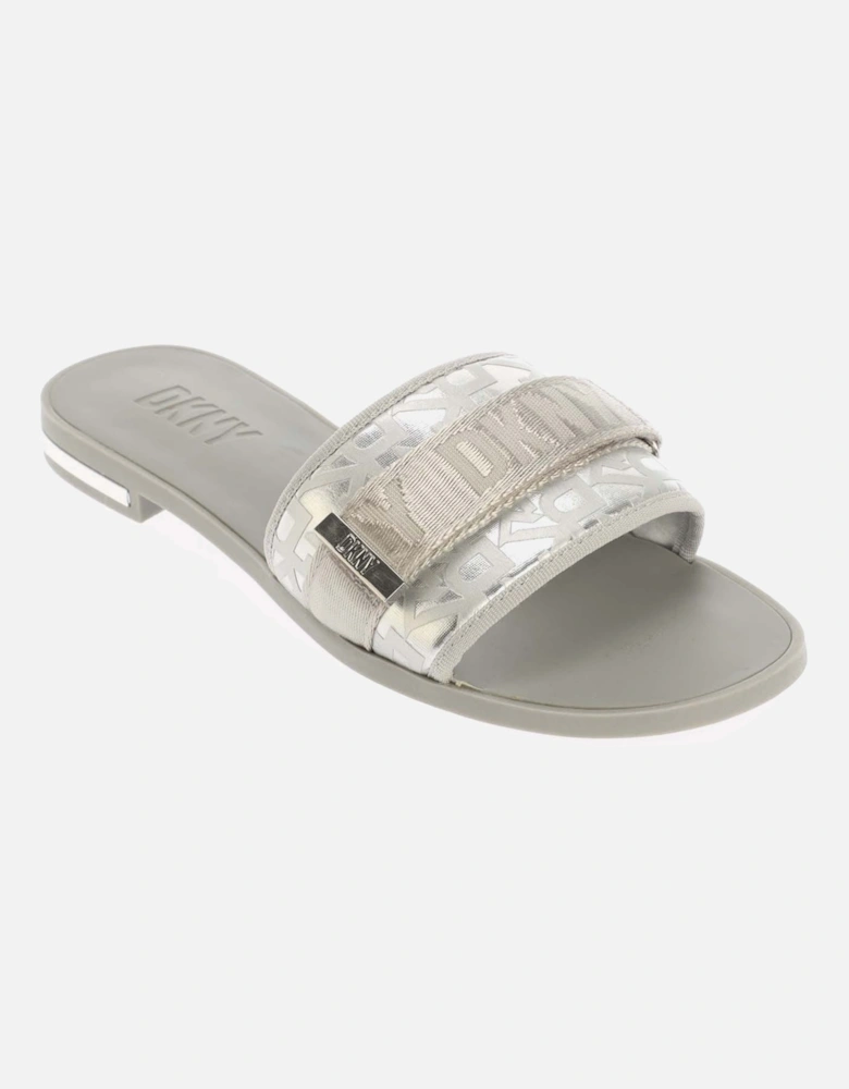 Essential Halcott Wezli Flat Slider