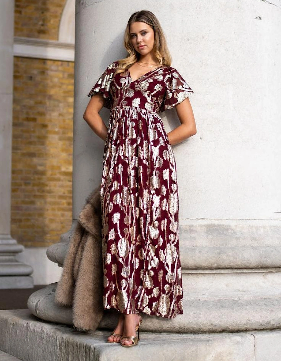 Gini London Women's Burgundy Metallic Jacquard Flutter Sleeves Floral Maxi Dress - Size: 14