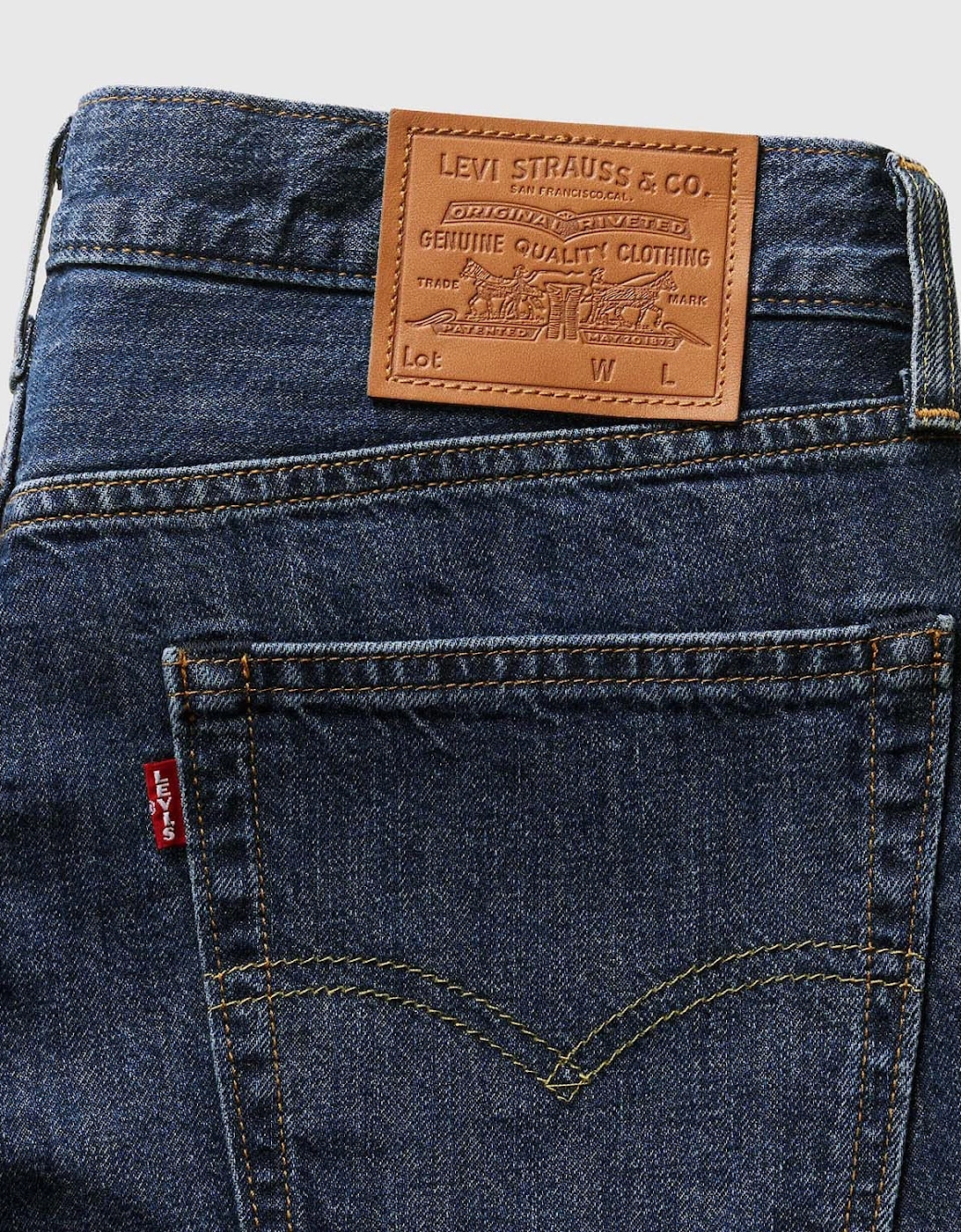 555 Relaxed Straight Lightweight Jeans