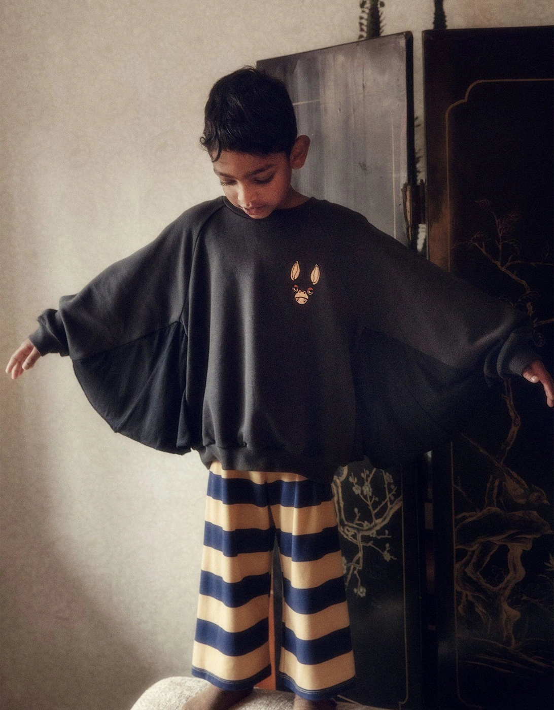 Kids Bat Sleeve Sweatshirt in Black