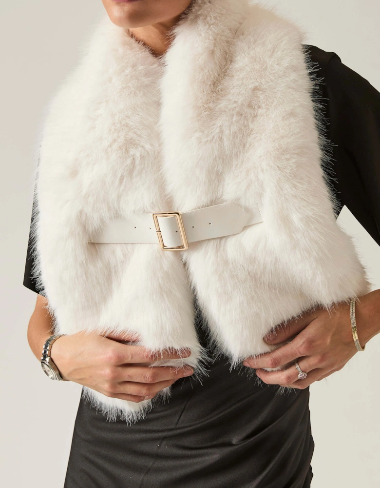 Buckled Cream Faux Fur Collar