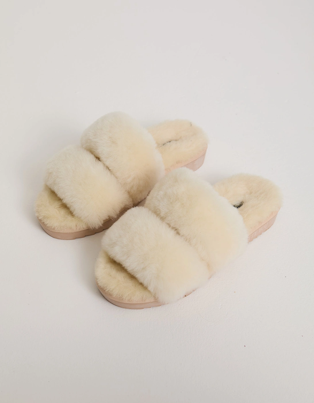 Jinx Slippers in Natural
