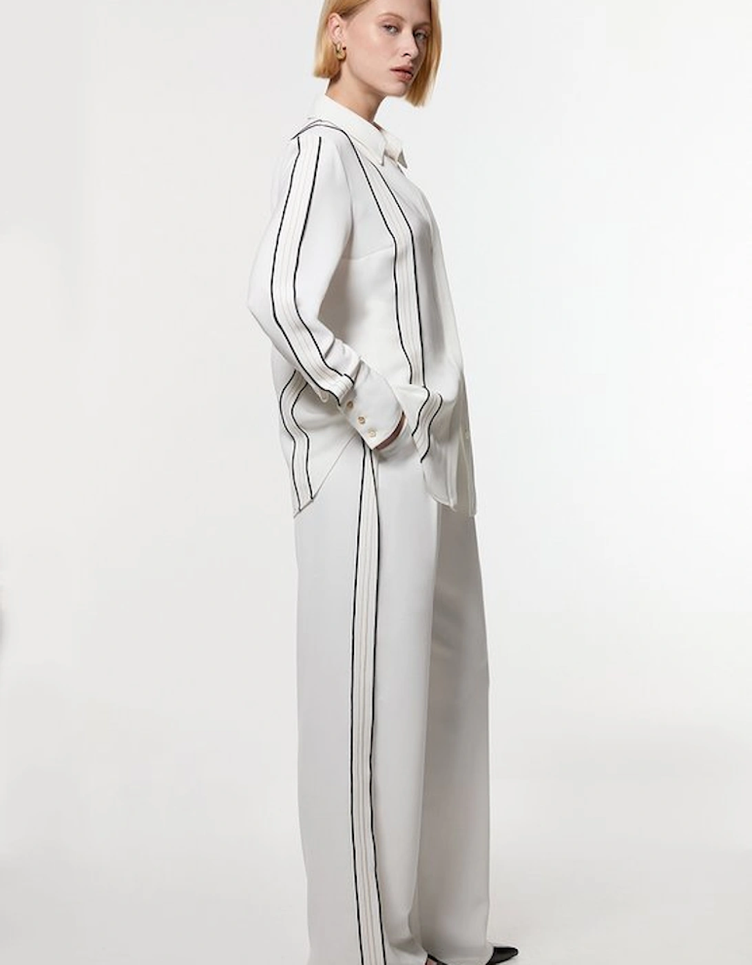 Soft Tailored Contrast Tipped Wide Leg Trouser