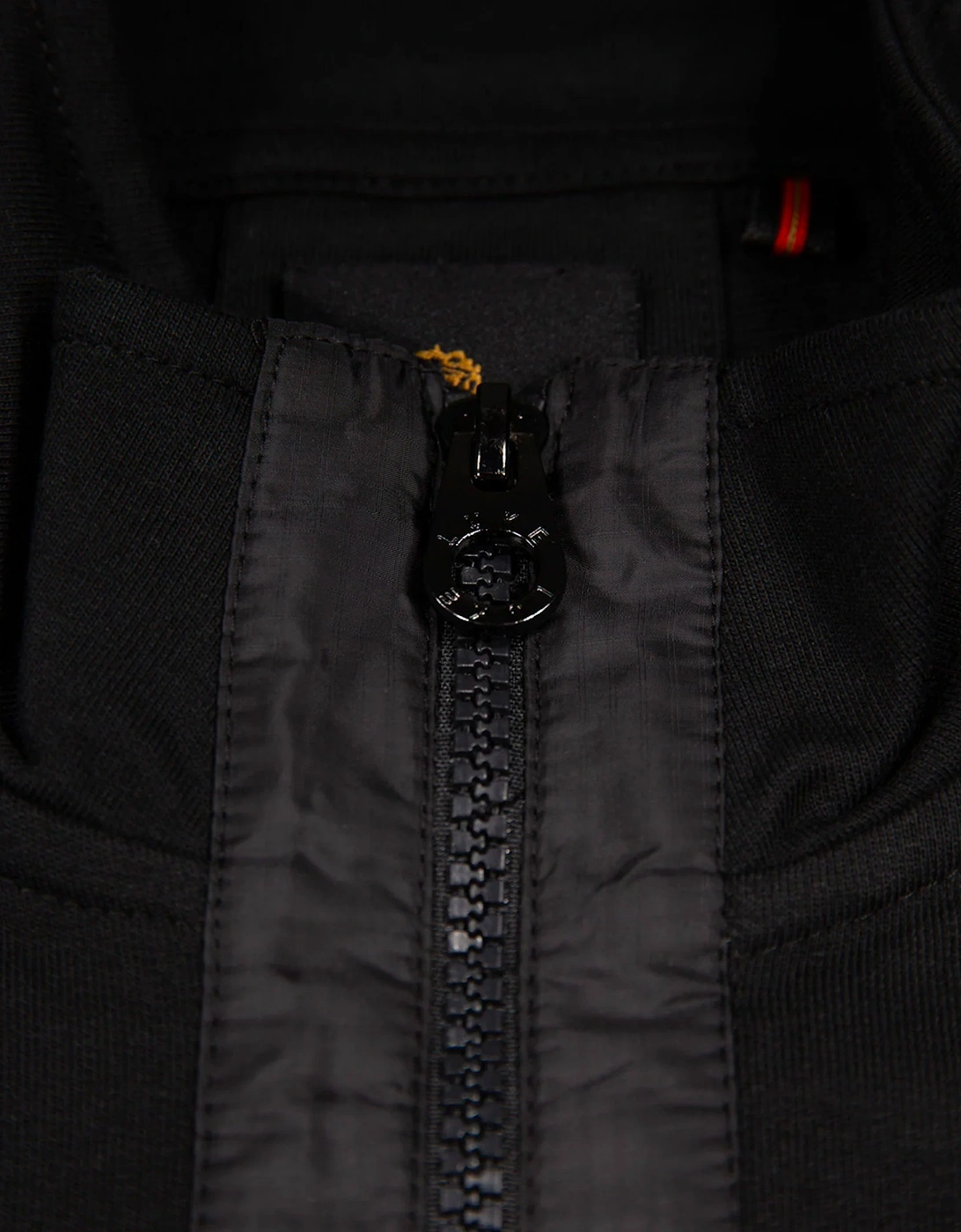 Sutton Contrast Pocket Funnel Black