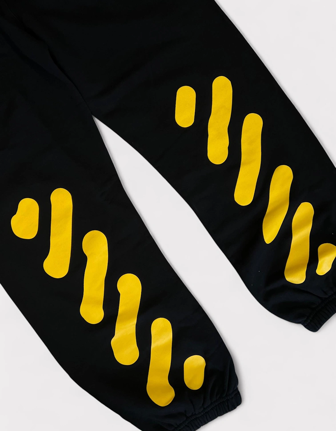 Cross Off Wiz Slim Sweatpants Black