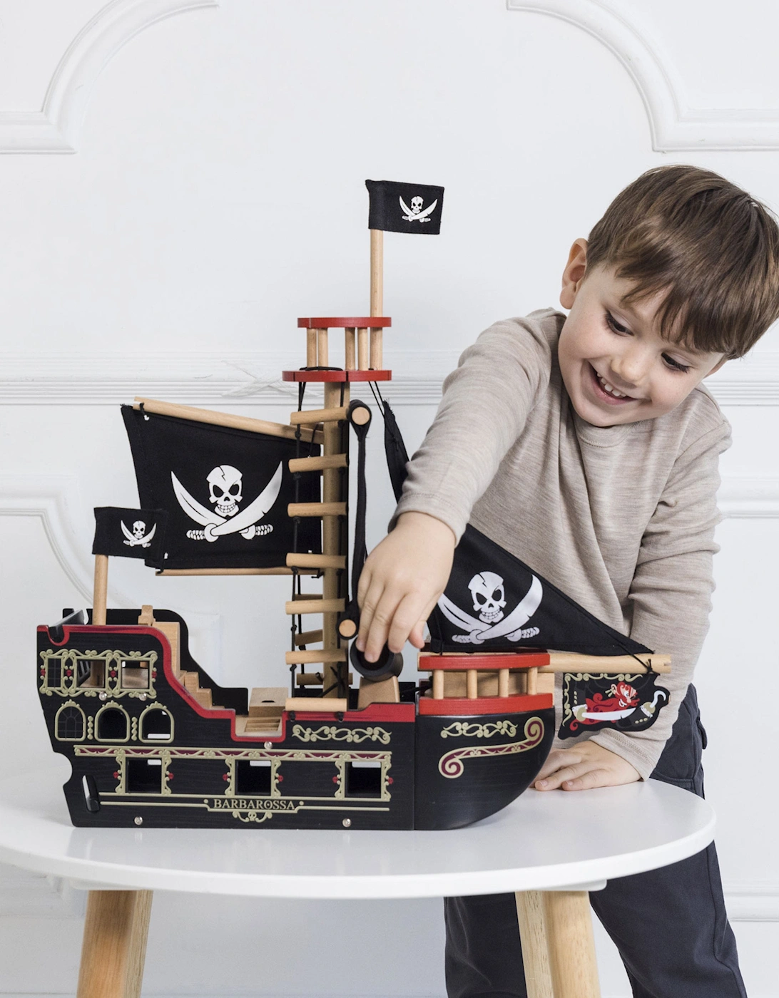 Barbarossa Pirate Ship & Characters (50 x 19 x 48cm)