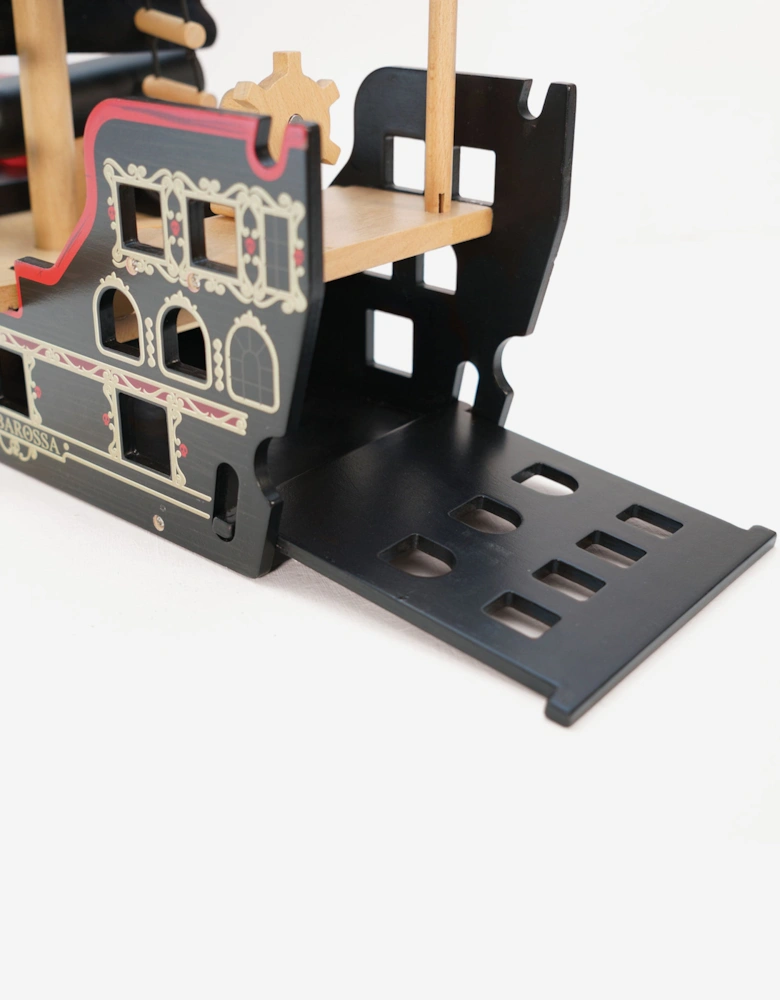 Barbarossa Pirate Ship & Characters (50 x 19 x 48cm)