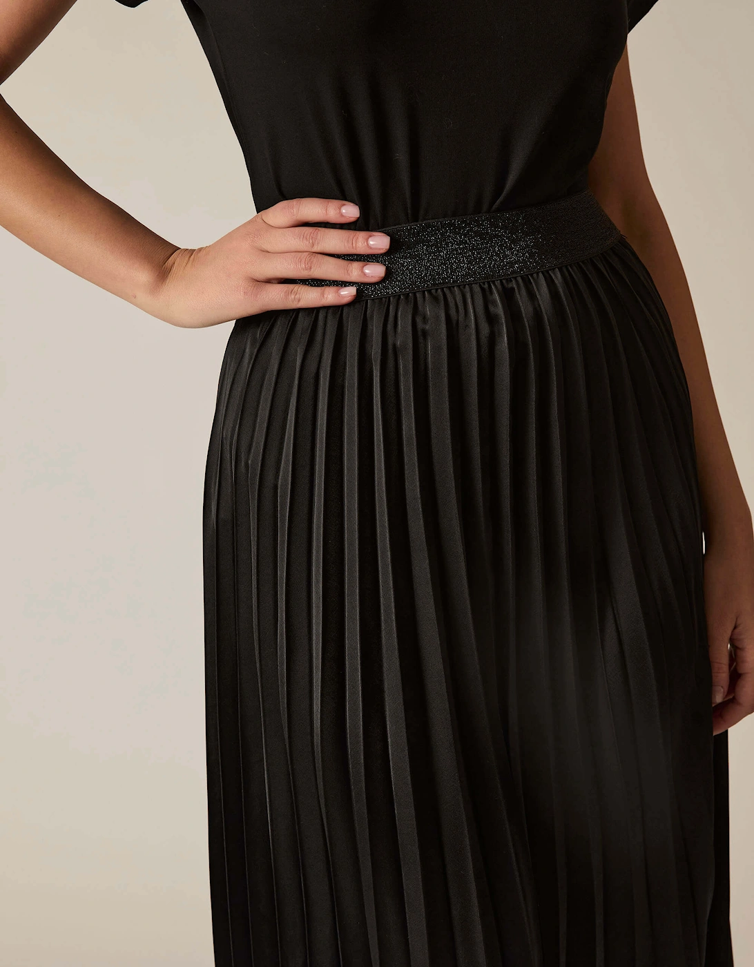 Black Pleated Maxi Skirt