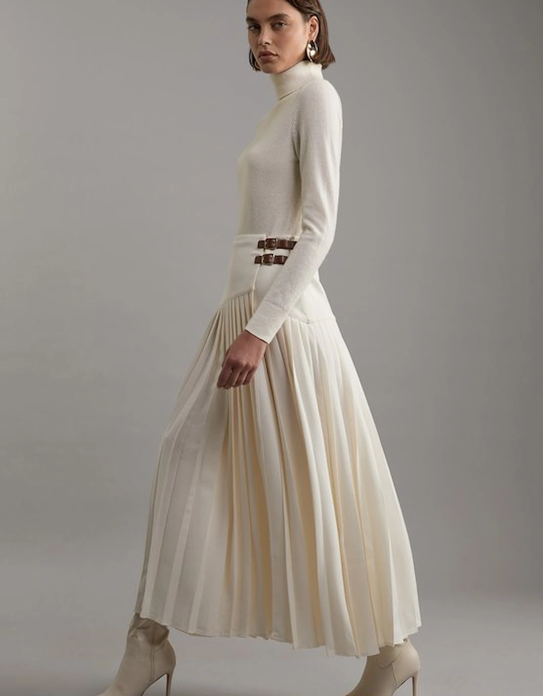 Tailored Crepe Pleated Buckle Detailed Maxi Skirt