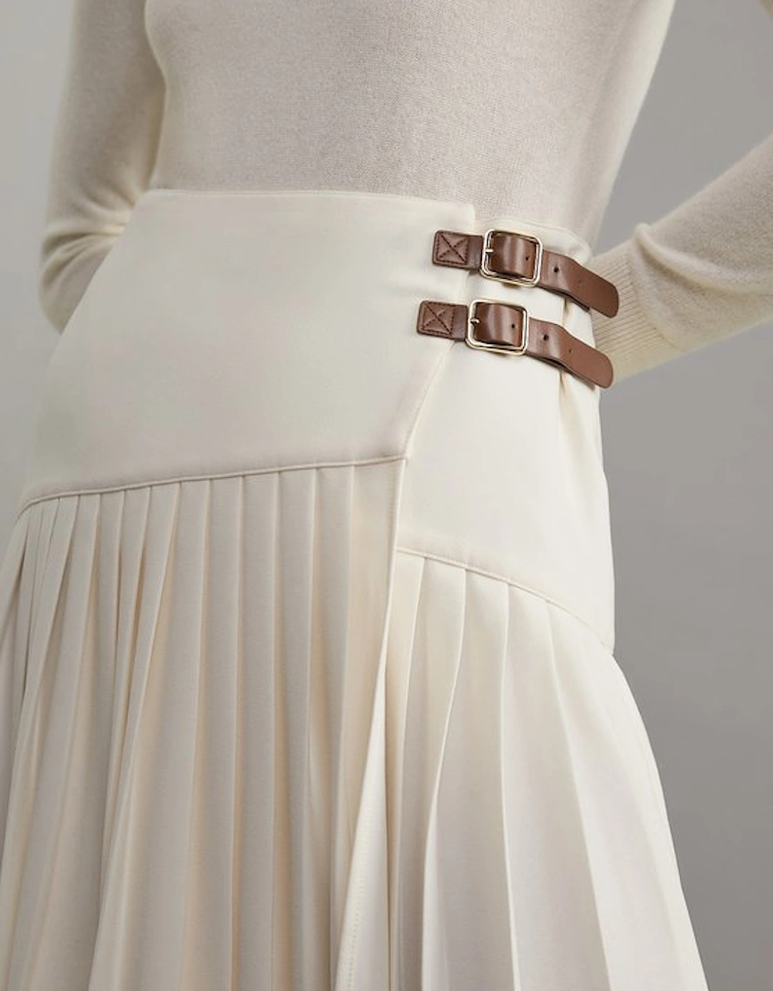 Tailored Crepe Pleated Buckle Detailed Maxi Skirt