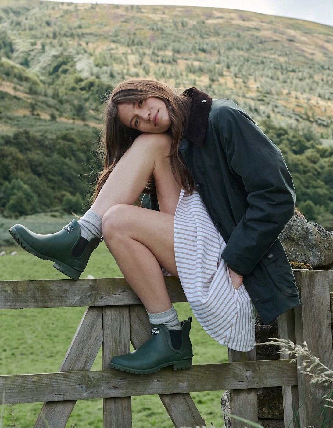 WILTON Womens Chelsea Wellington Boots Olive