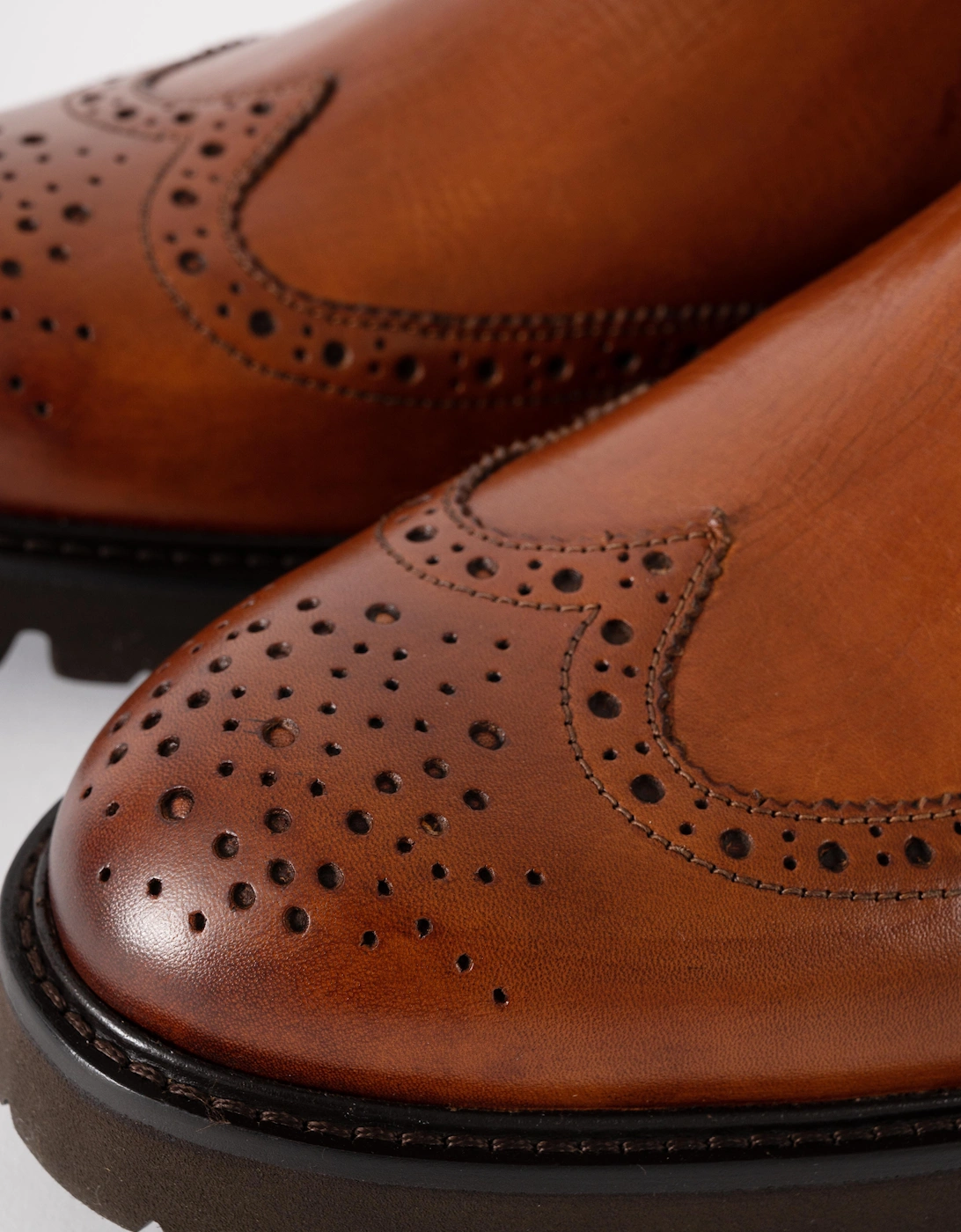 Harby Mens Milled Leather Chelsea Boots - Dark Tan