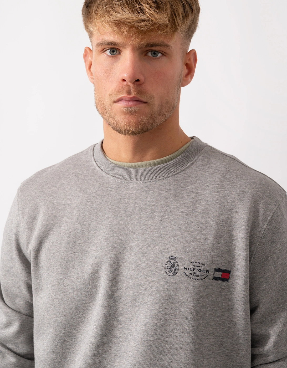 Small Crest Outline Mens Crew Sweatshirt - Medium Grey Heather