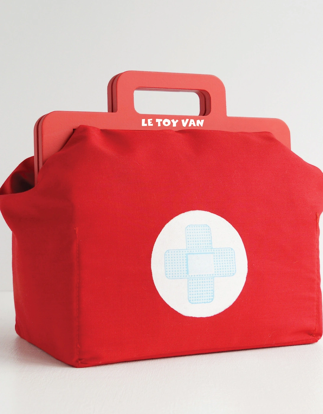 Vintage Doctor Roleplay Wooden Kit-10 Piece (22 x 14.5 x 15 cm)