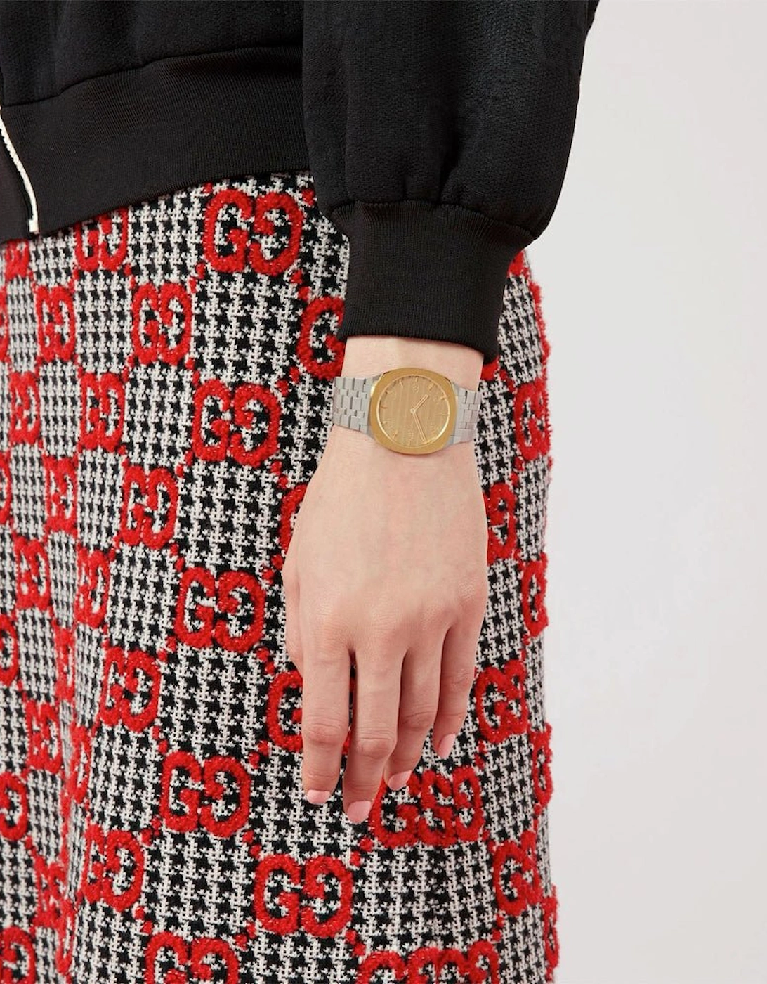 YA163403 25H 34mm Quartz Unisex Watch