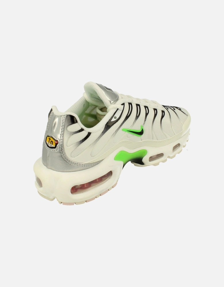 Nike Air Max Plus Womens DN6997 100