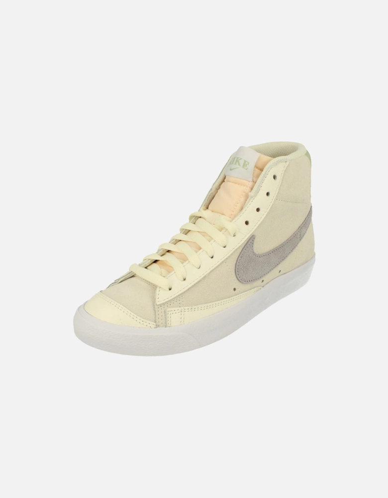 Nike Womens Blazer Mid 77 Trainers Fn7775 100